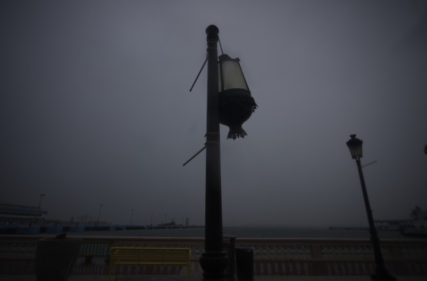 Foto - Kasırganın vurduğu ülke karanlığa gömüldü!