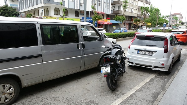 Foto - Kaskı sayesinde ölümden döndü