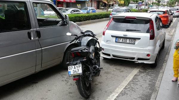 Foto - Kaskı sayesinde ölümden döndü