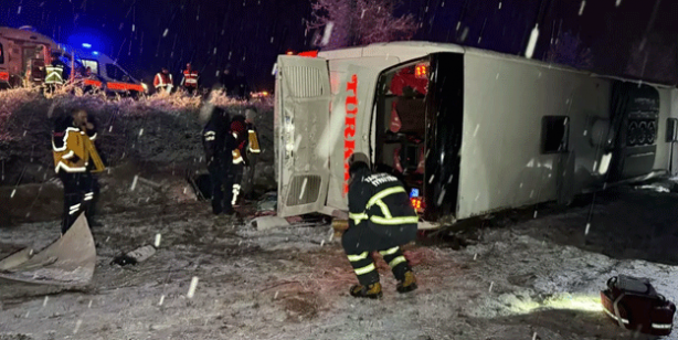 Kastamonu'da otobüs devrildi: Çok sayıda ölü ve yaralı var