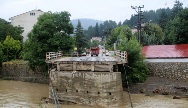 Foto - Kastamonu'da sel felaketi: Köprü bile dayanamadı!