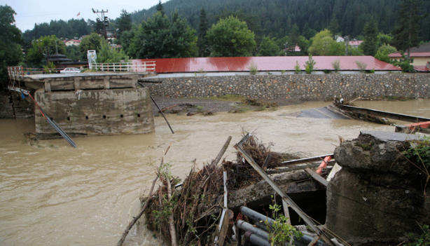 Foto - Kastamonu'da sel felaketi: Köprü bile dayanamadı!