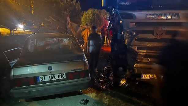 Kastamonu’da tır ile otomobil çarpıştı