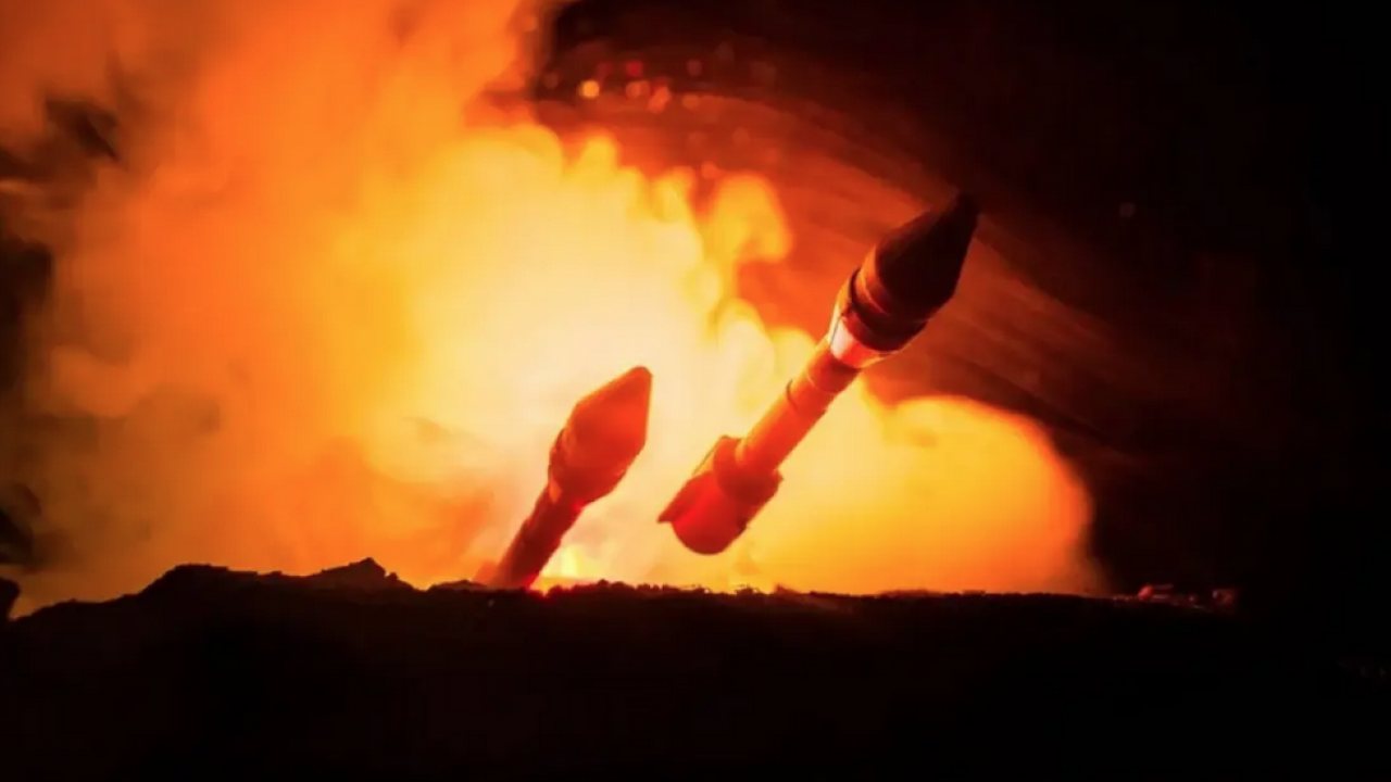 Katil devlet İsrail: İran ilk kez 4 bin km menzile sahip füze kullandı