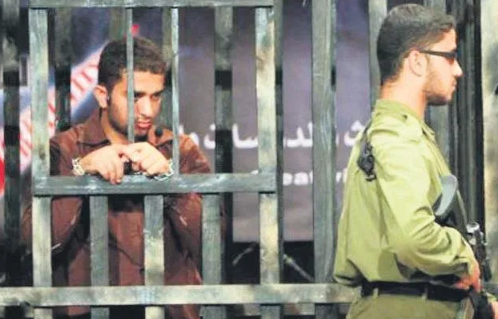 Foto - Katil İsrail binaları yıktı, umudu yıkamadı! Filistinliler enkaz yığınlarının kıyamdalar