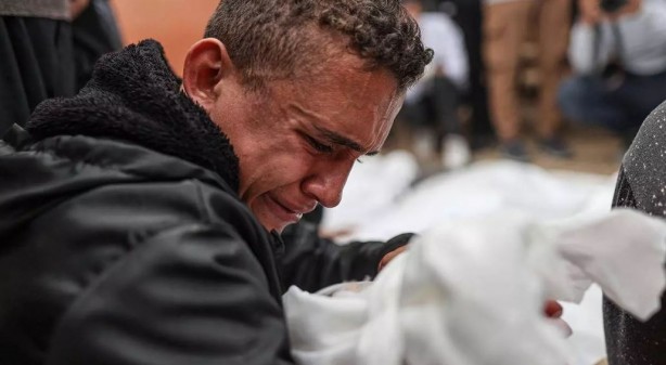 Foto - Katil İsrail Gazze'de soykırıma devam ediyor! Dünyanın gözü önünde insanlık ayaklar altına alınıyor