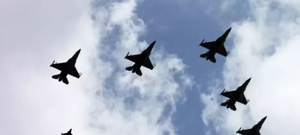 Katil İsrail, Lübnan'a hava saldırısı düzenledi