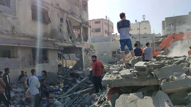 Foto - Katil İsrail sivillerin üzerine bomba yağdırdı! 19 şehit