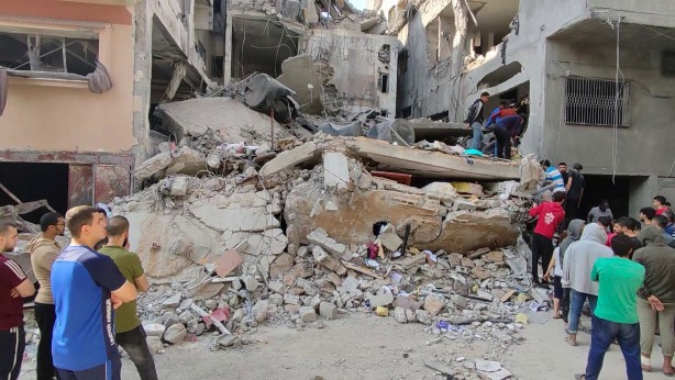 Foto - Katil İsrail sivillerin üzerine bomba yağdırdı! 19 şehit