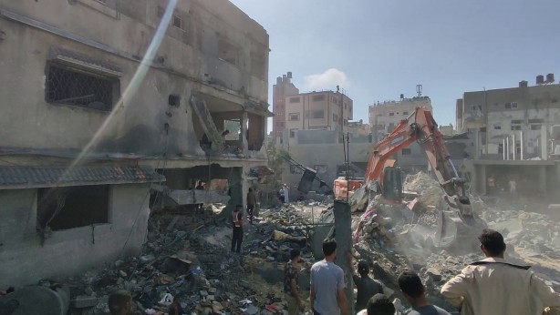 Foto - Katil İsrail sivillerin üzerine bomba yağdırdı! 19 şehit