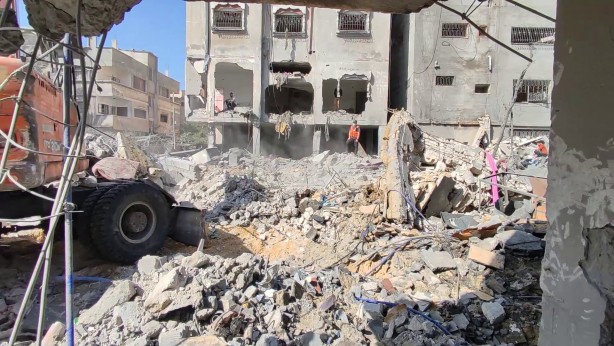 Foto - Katil İsrail sivillerin üzerine bomba yağdırdı! 19 şehit