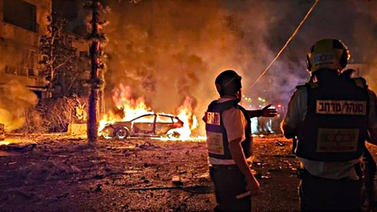 Foto - Katil İsrail’in köpeği yine havlamaya başladı! İran’dan tokat yemişti ama ABD destekli atmaya başladı…
