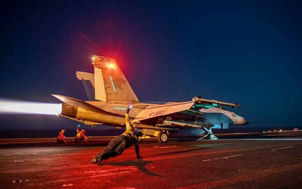 Foto - Katil İsrail'in yalakaları Yemen'i vurdu