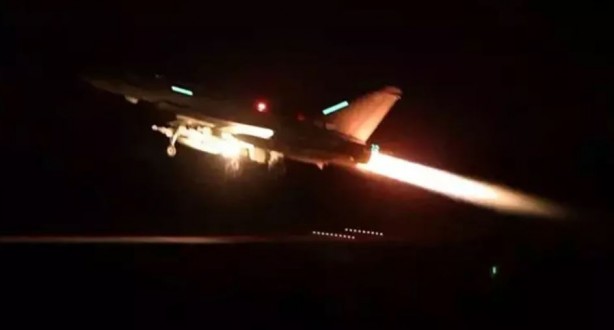 Katil İsrail'in yalakaları Yemen'i vurdu