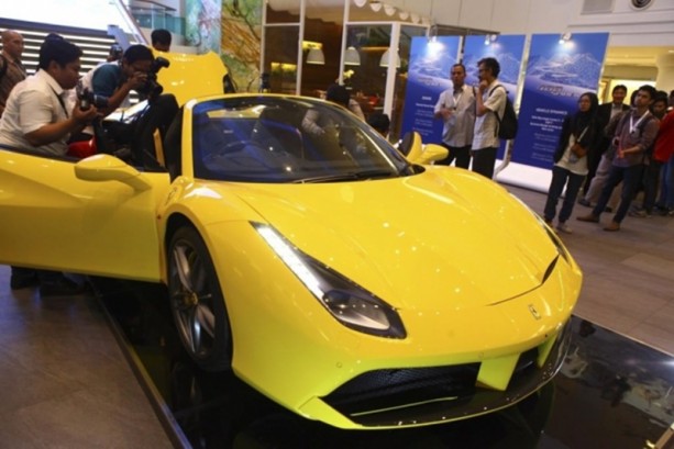 Foto - Katlanabilir metal tavanılı Ferrari tanıtıldı