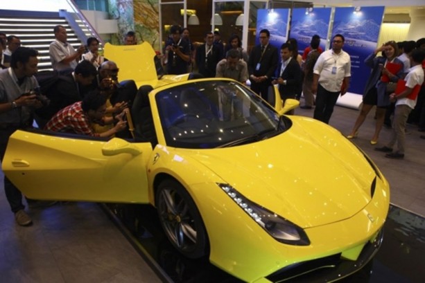 Foto - Katlanabilir metal tavanılı Ferrari tanıtıldı