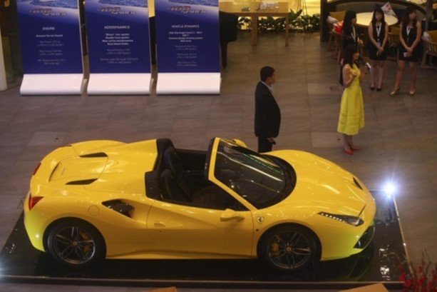 Foto - Katlanabilir metal tavanılı Ferrari tanıtıldı