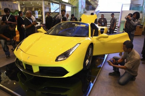 Foto - Katlanabilir metal tavanılı Ferrari tanıtıldı