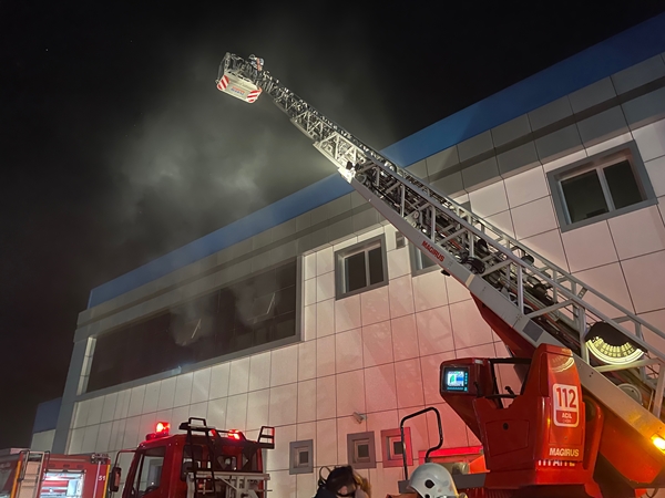 Foto - Kauçuk fabrikasında korkutan yangın