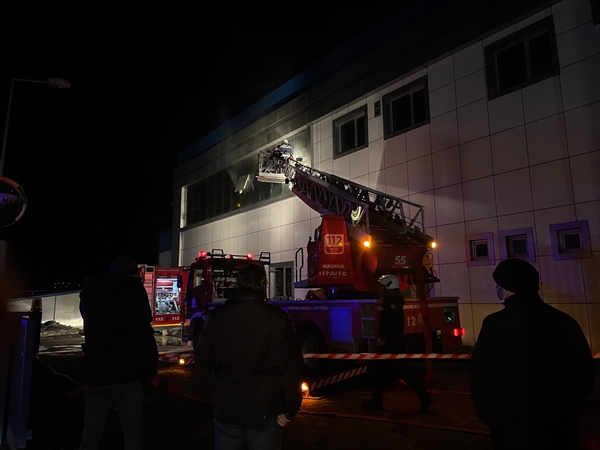 Foto - Kauçuk fabrikasında korkutan yangın