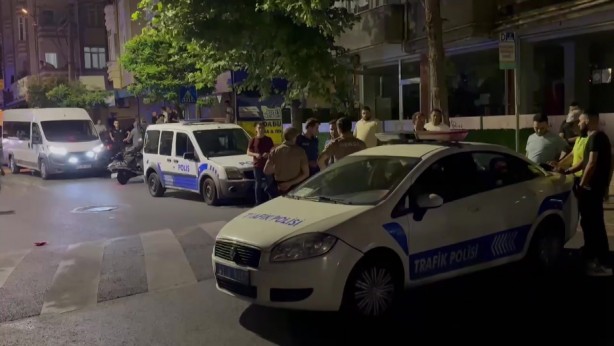 Kavgayı ayıran bekçi sırtından bıçaklandı