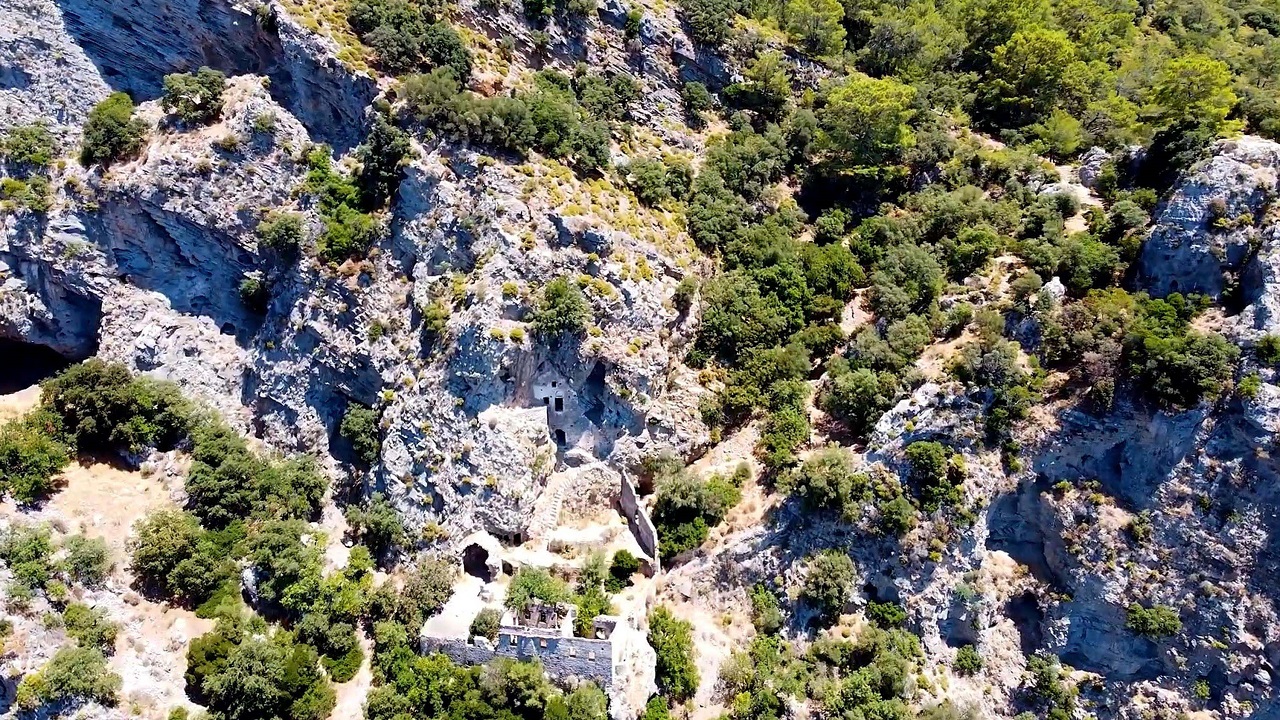 Kayalara oyulmuş tarih! Ölüdeniz’e nazır tarih