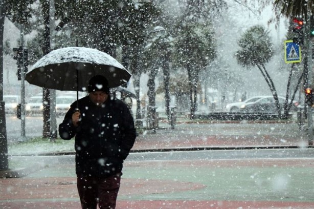 Foto - Kaygan zeminlerde penguen gibi yürüyün