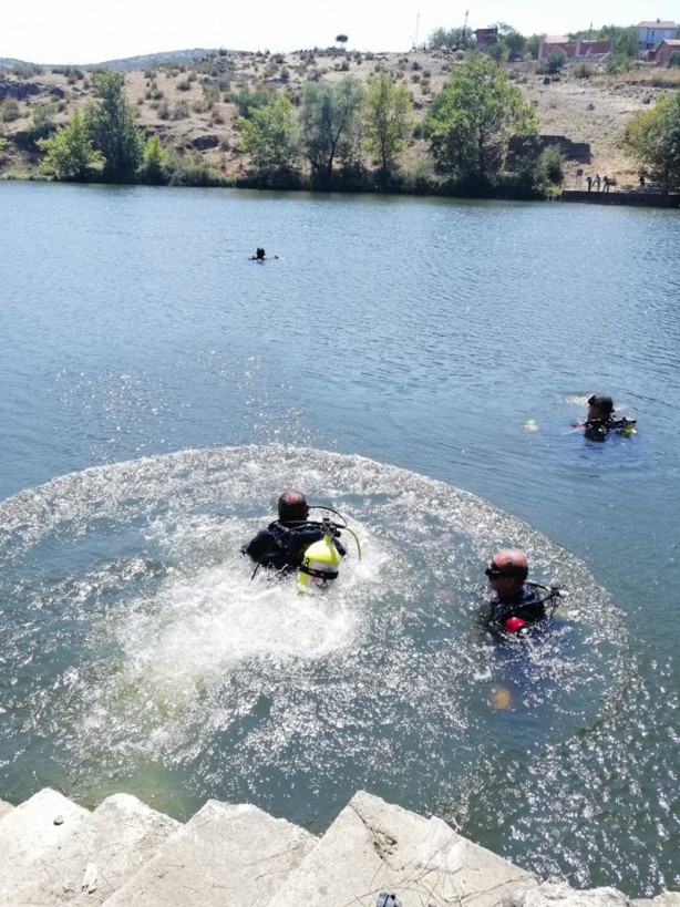 Foto - Kayıp kız çocuğunu arama çalışması