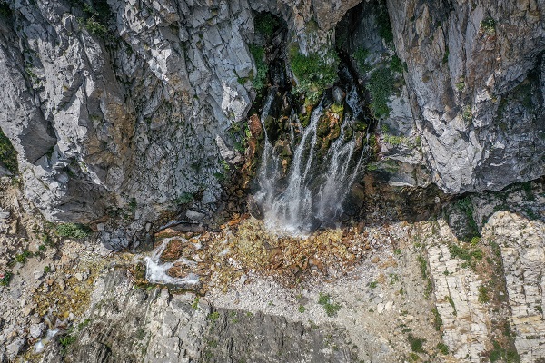 Foto - Kaynağından tertemiz çıkıyor! Nilüfer Çayı nasıl siyah akıyor? 