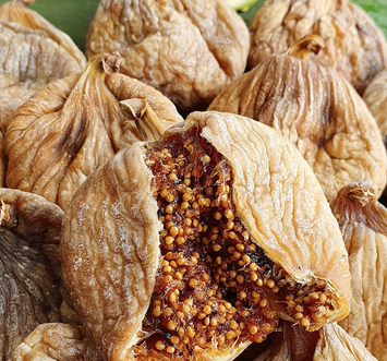 Foto - Kaynayan sütün içine kuru incir atıp içerseniz! Öyle bir şey ki... Bakın ne işe yarıyor! İlişkin içeren bilgi