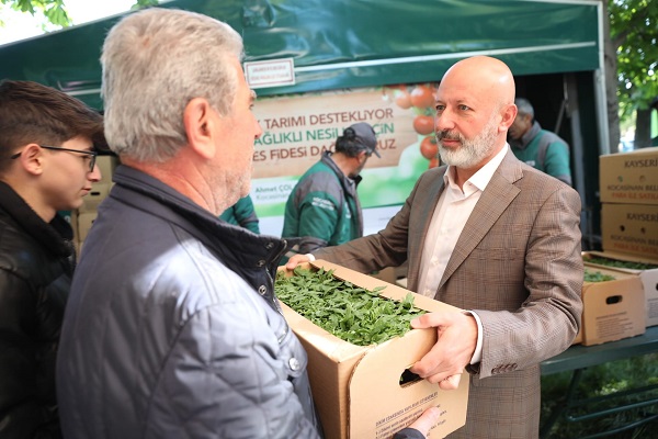 Foto - Kayseri'de binler oraya akın etti | Bakın bu kuyruk neden oluştu!