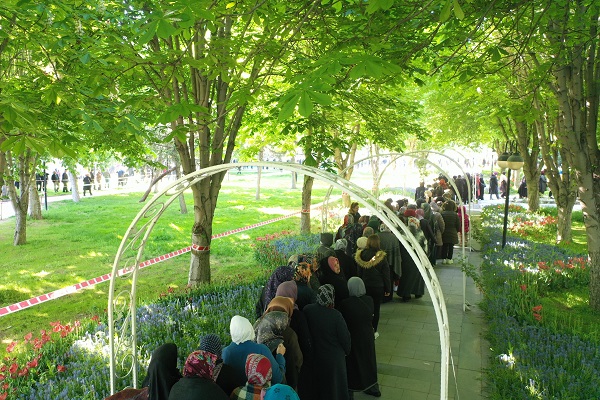 Foto - Kayseri'de binler oraya akın etti | Bakın bu kuyruk neden oluştu!