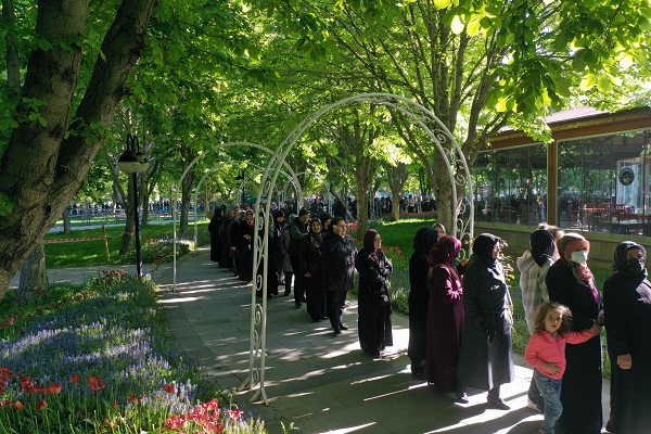 Foto - Kayseri'de binler oraya akın etti | Bakın bu kuyruk neden oluştu!