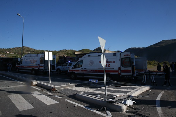 Foto - Kayseri'de feci kaza! Çok sayıda yaralı var