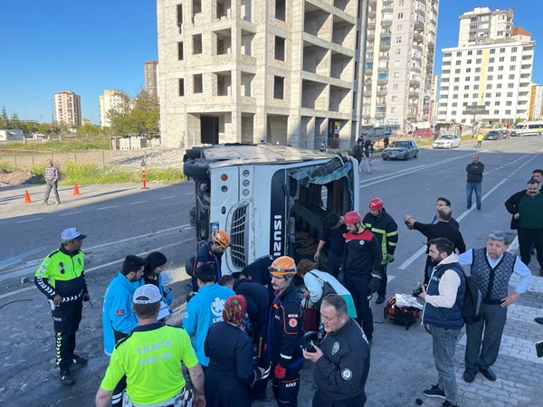 Kayseri'de feci kaza! Çok sayıda yaralı var