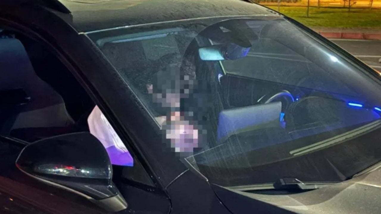 Foto - Kayseri'de ilginç anlar: Kırmızı ışıkta uyuyakaldılar