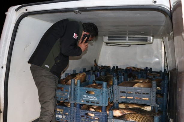Foto - Kayseri'de kaçak avlanılan 1,5 ton balık ele geçirildi