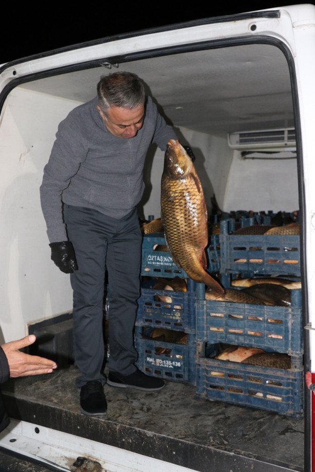 Foto - Kayseri'de kaçak avlanılan 1,5 ton balık ele geçirildi