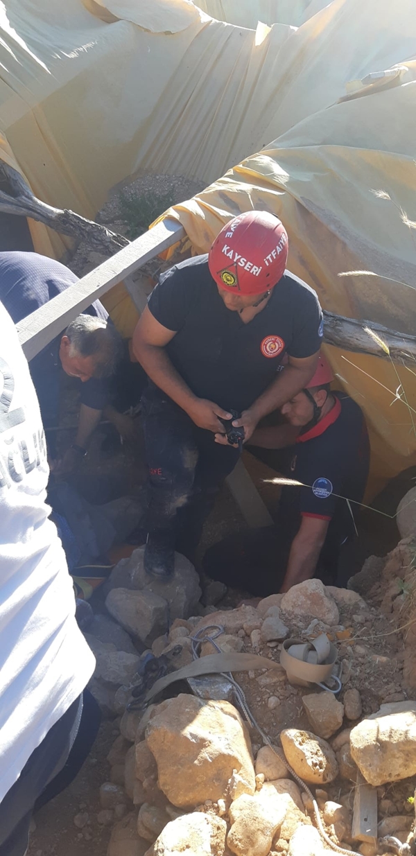 Kayseri'de korkunç olay! 25 metrelik çukura düşüp can verdi