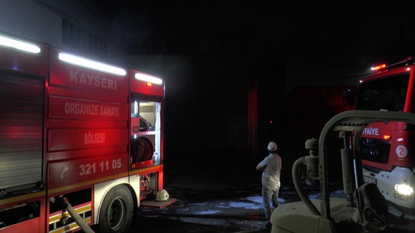 Foto - Kayseri’de korkutan fabrika yangını