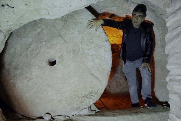 Foto - Kayserili adamın evinin altından çıktı! Tam 2 bin yıllık dev hazine! Gören şaşkına dönüyor