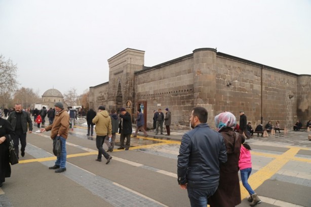 Foto - Kayseri'nin tarihi yapılarından: Hunat Hatun Külliyesi