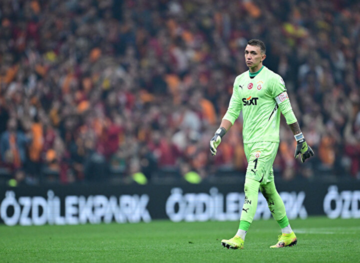 Foto - Kayserispor’un kalecisi Bilal Beyazıt sessizliğini bozdu! Muslera’nın penaltı öncesi ne dediğini açıkladı