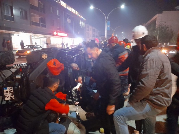 Foto - Kaza anı kamerada! Takla atan UTV'nin altında kaldılar...