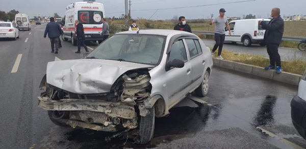 Kaza sonrası garip görüntü! Yardım edeyim derken...