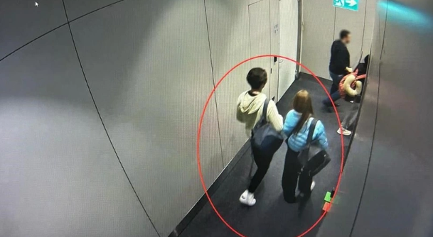 Foto - Kaza sonrası kaçan Yazar Eylem Tok ve oğlu New York'ta yüzleri gülerken görüntülendi!