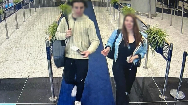 Kaza sonrası kaçan Yazar Eylem Tok ve oğlu New York'ta yüzleri gülerken görüntülendi!