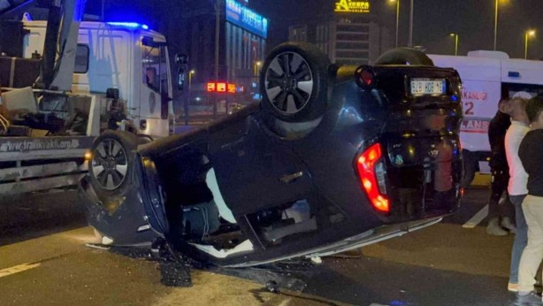 Foto - Kaza yapan alkollü sürücü polise öyle bir şey teklif etti ki, ağızlar bir karış açık kaldı! Hayır, rüşvet değil, bakın ne