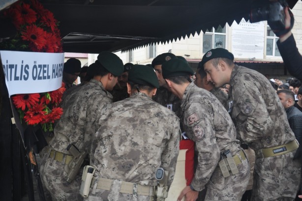 Foto - Kazada hayatını kaybeden özel harekat polisi toprağa verildi