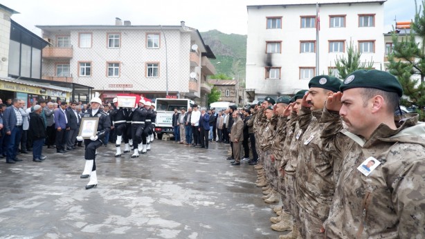 Foto - Kazada hayatını kaybeden özel harekat polisi toprağa verildi